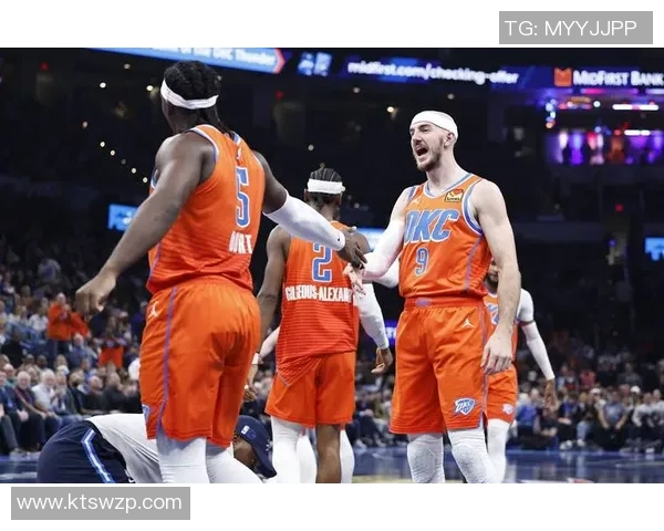 2013年NBA常规赛热火与雷霆激战回顾：巅峰对决的精彩瞬间与战术分析